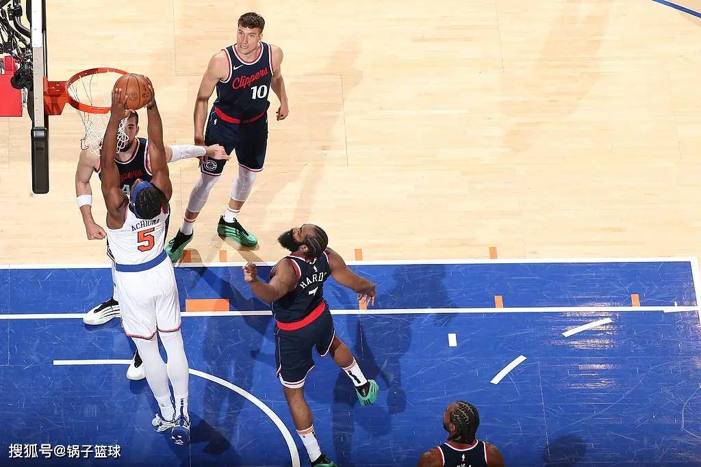 湖人B队完胜公牛,塔图姆三分雨点燃全场 湖人B队完胜公牛,塔图姆三分雨点燃全场