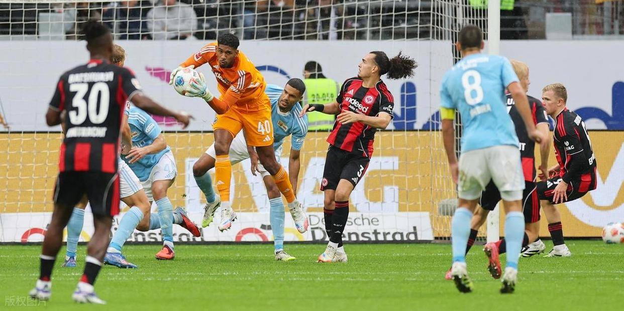 关于汉堡主场失利,球迷情绪低迷的信息 关于汉堡主场失利,球迷情绪低迷的信息