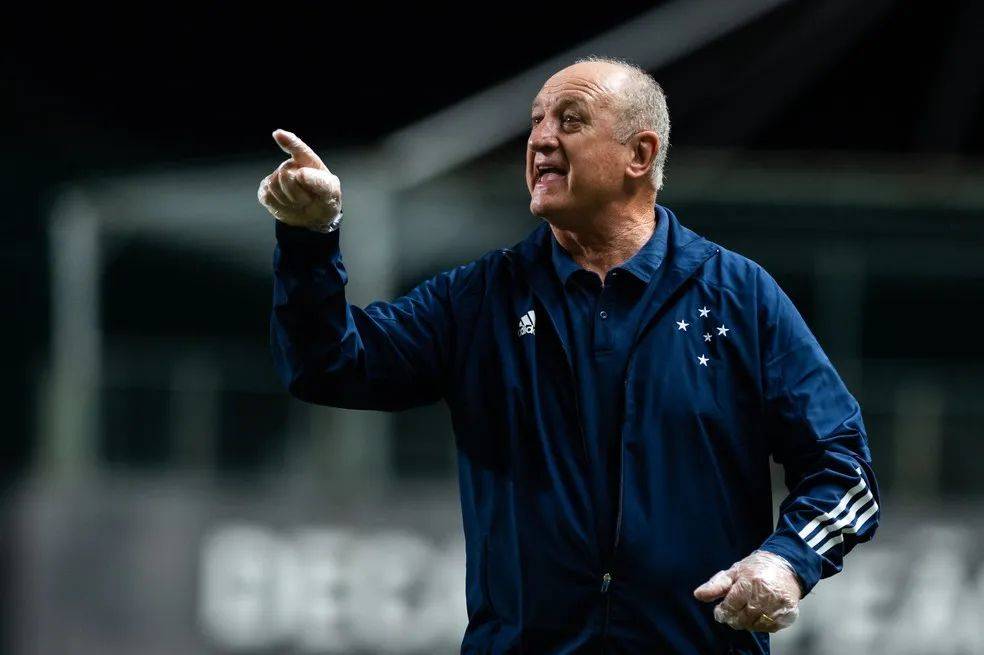 关于佛罗伦萨遭遇沉重失利，主帅下课在即的信息