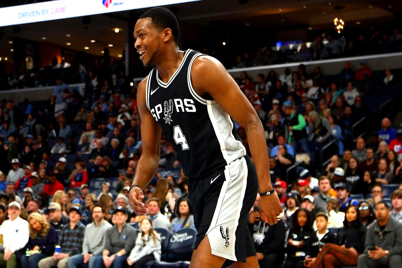 关于马刺轻取尼克斯，福克斯惊艳四座的信息