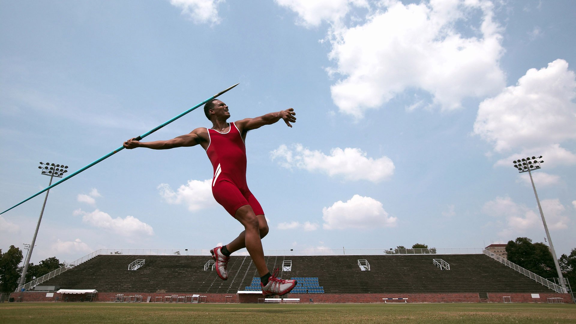 欧冠半决赛之夜，利拉德压制级发挥，跨界竞技场上的王者共鸣