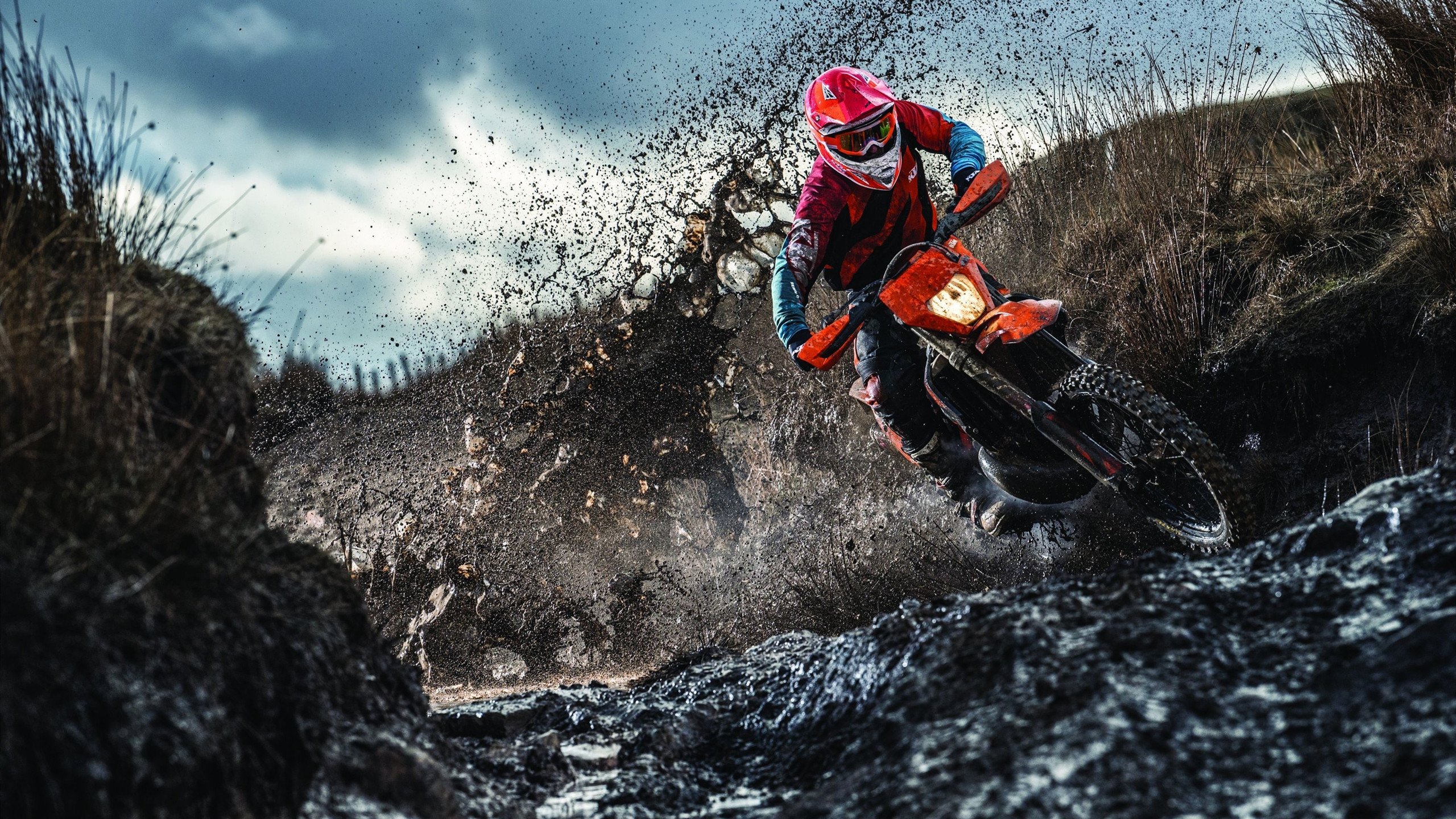 从红土到草地,西西帕斯蒙特卡洛大师赛逆转温网,状态火热开启全新时代